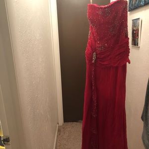 Tiffany Gown. size 8. Fuschia.